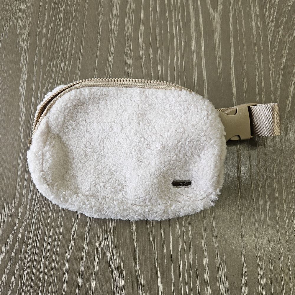 Lole Fleece Belt Bag, Unisex One Size Fits Most, Two-Way Zipper